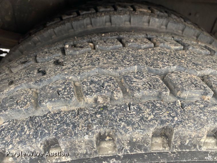 image for item KB9522 2008 International 4300 SBA  crew cab utility / service truck