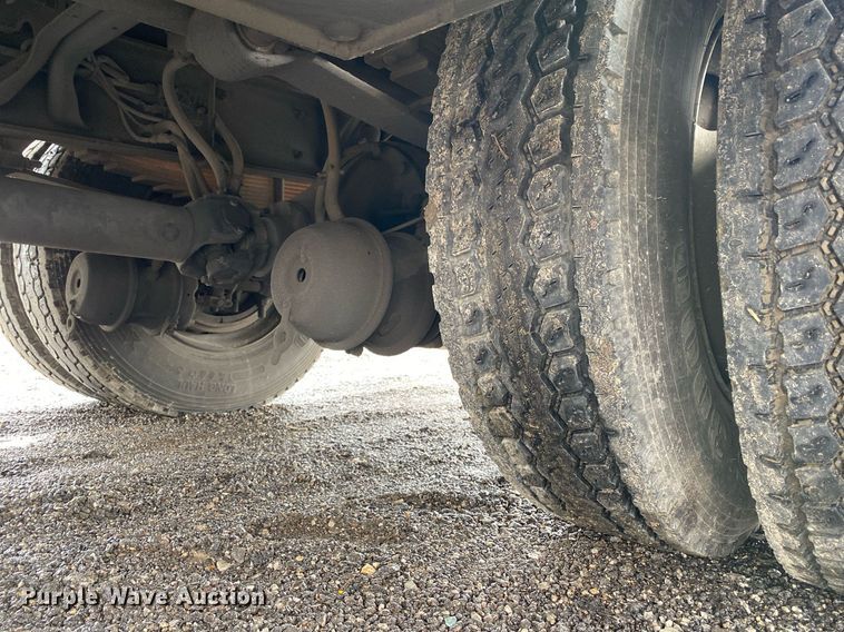 image for item KB9522 2008 International 4300 SBA  crew cab utility / service truck