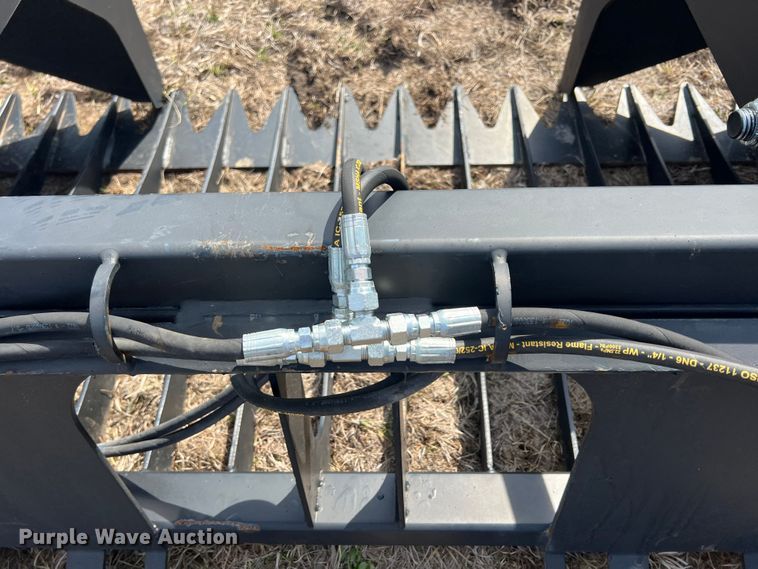 image for item KR9433 Skid steer grapple bucket