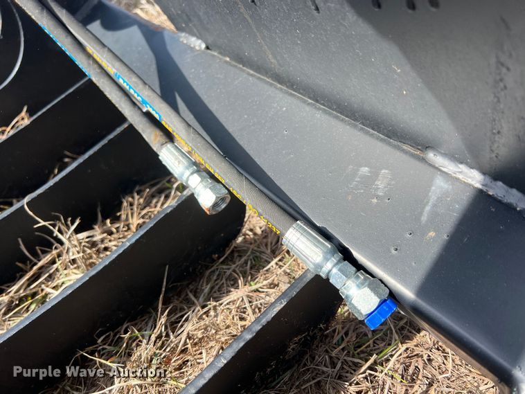 image for item KR9433 Skid steer grapple bucket