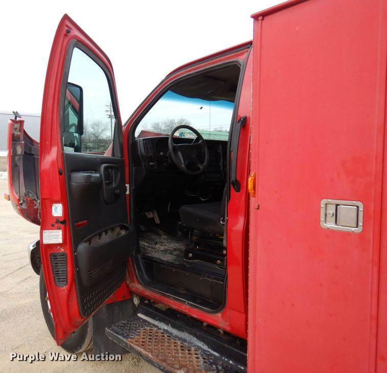 image for item KU9866 2006 Chevrolet C4500  utility / service truck