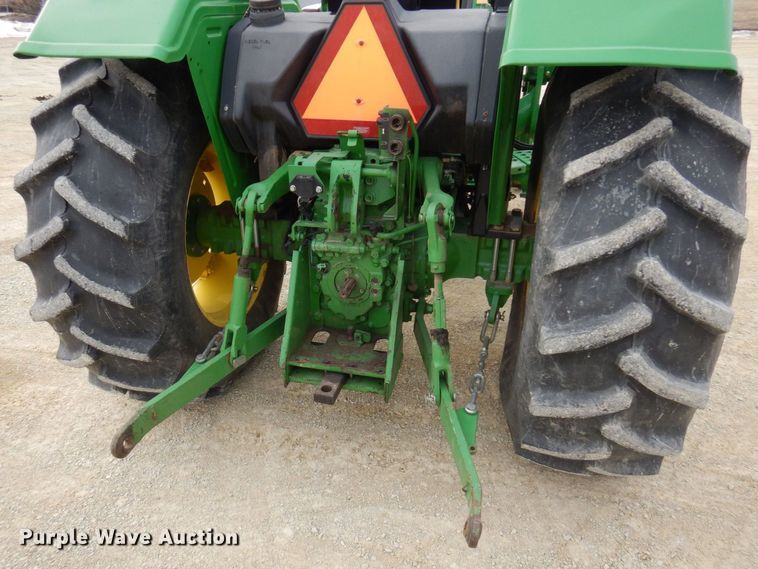image for item KU9868 2014 John Deere 5065E  MFWD tractor
