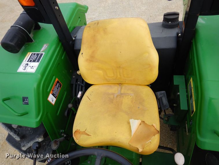image for item KU9868 2014 John Deere 5065E  MFWD tractor