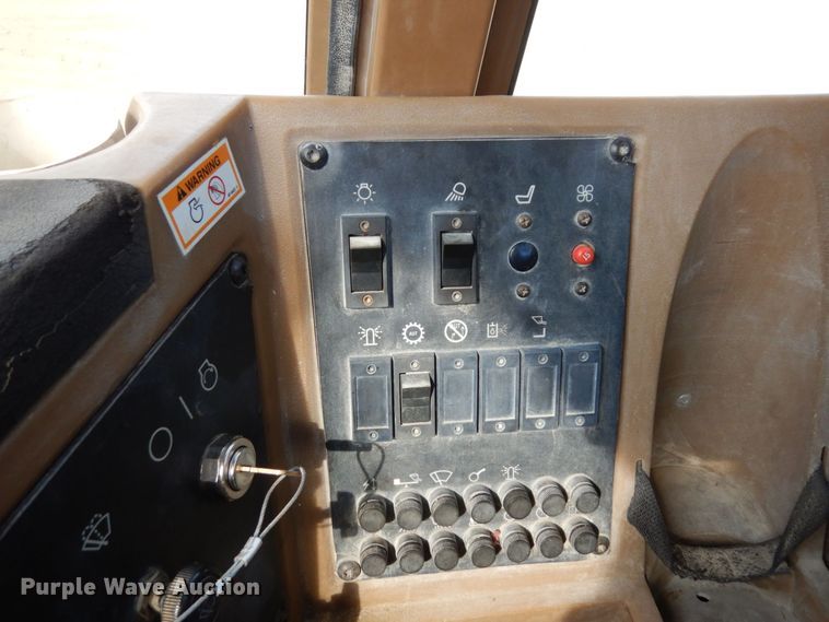 image for item KU9870 1997 Caterpillar 938F  wheel loader