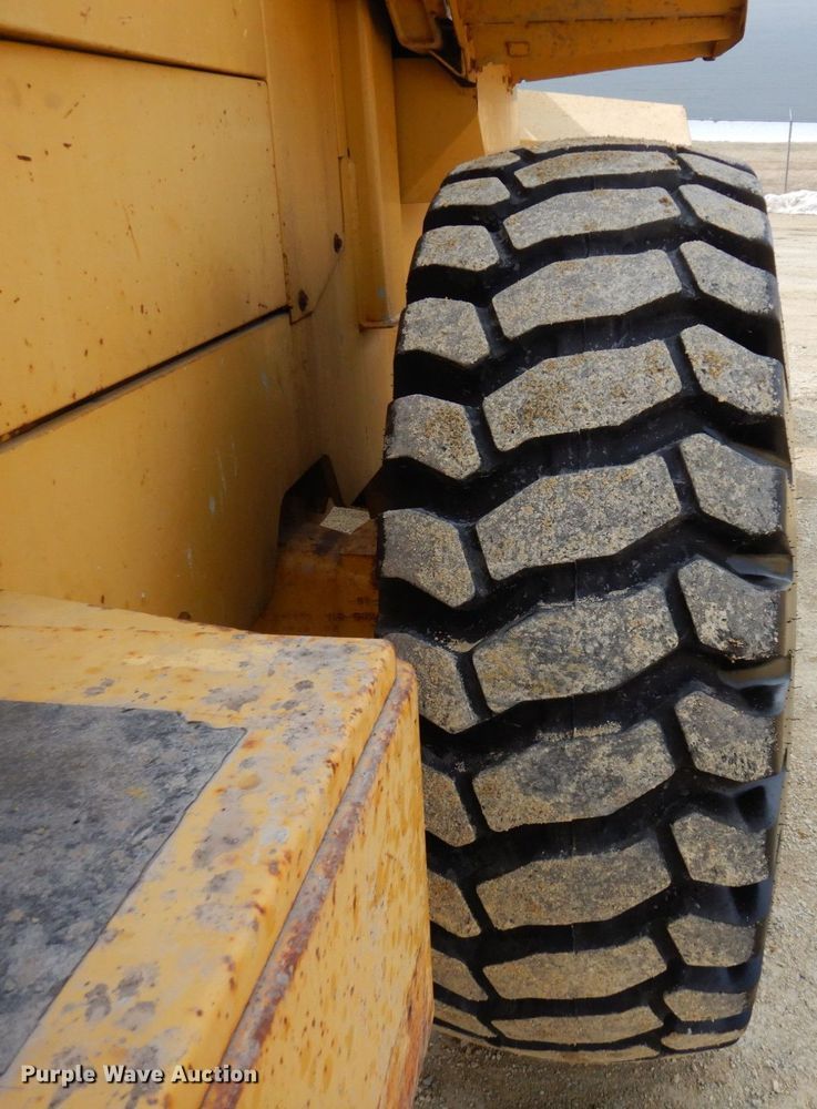 image for item KU9870 1997 Caterpillar 938F  wheel loader