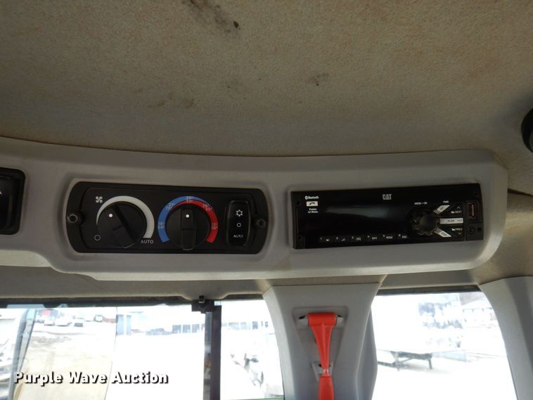 image for item KU9871 2016 Caterpillar 926M  wheel loader