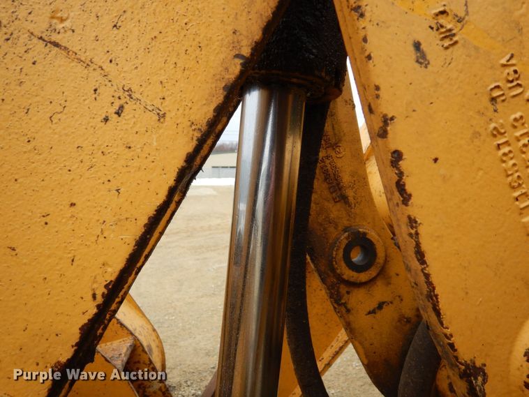 image for item KU9872 2000 John Deere 410E  backhoe