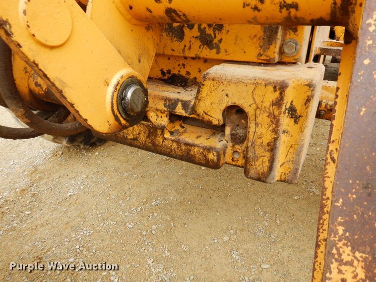 image for item KU9872 2000 John Deere 410E  backhoe