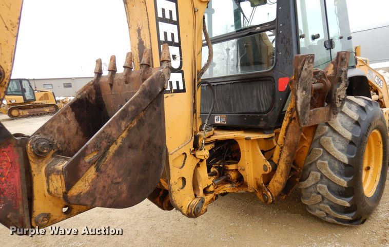 image for item KU9872 2000 John Deere 410E  backhoe