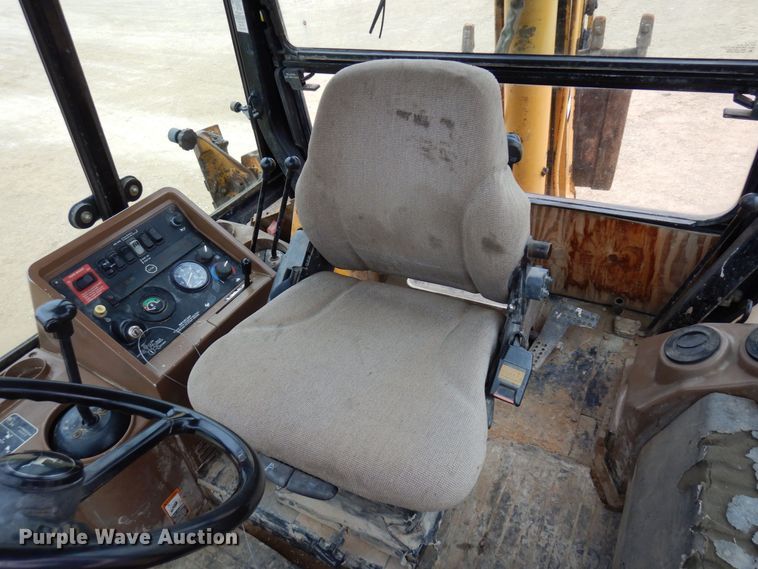 image for item KU9872 2000 John Deere 410E  backhoe