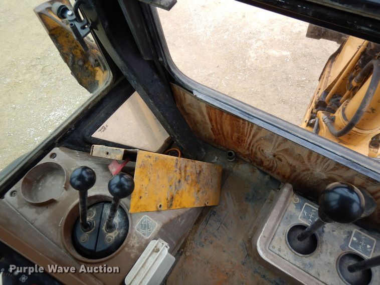 image for item KU9872 2000 John Deere 410E  backhoe