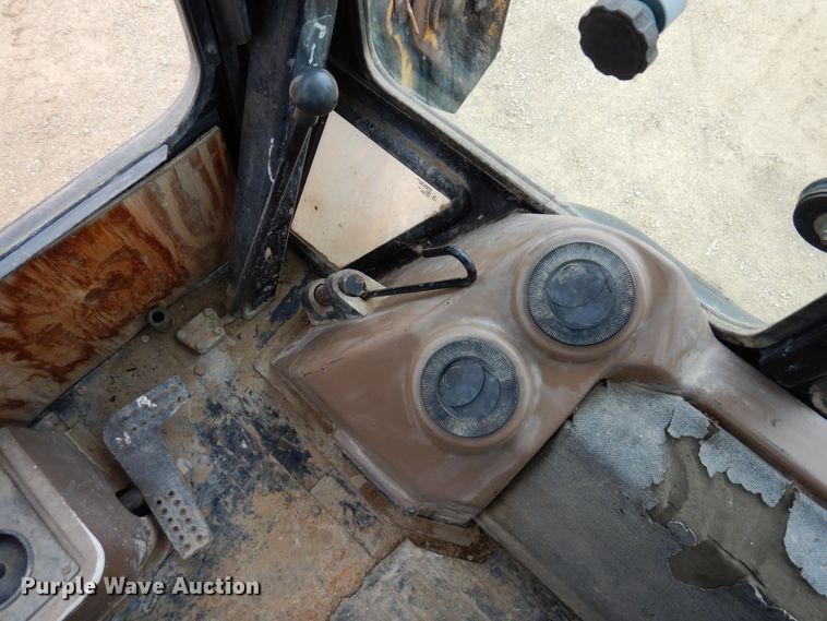 image for item KU9872 2000 John Deere 410E  backhoe