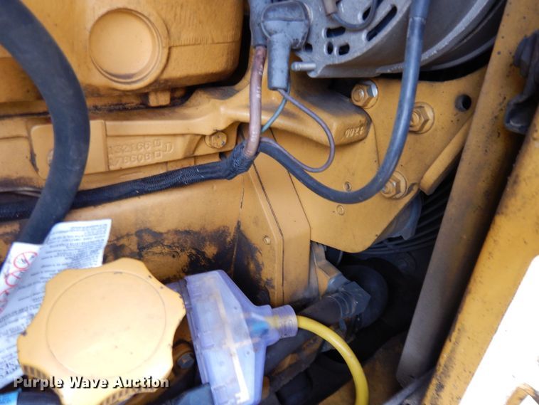 image for item KU9872 2000 John Deere 410E  backhoe