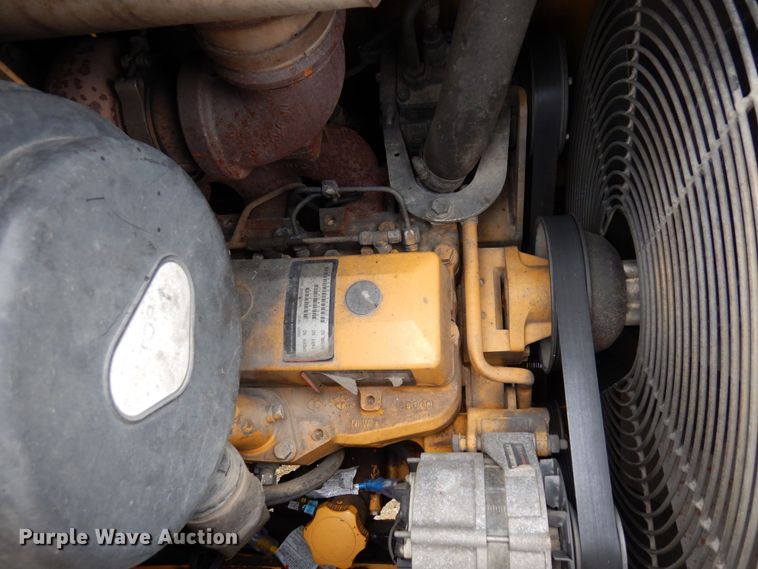 image for item KU9872 2000 John Deere 410E  backhoe