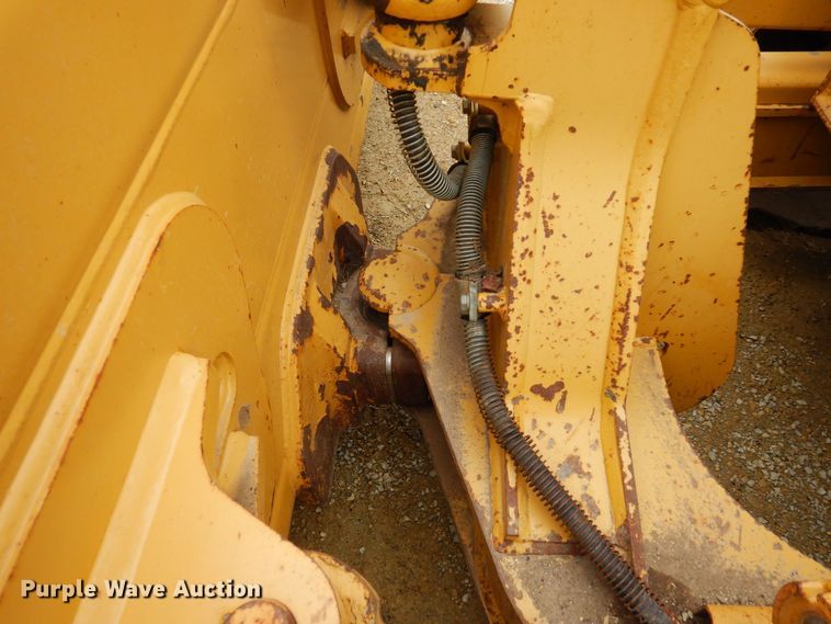 image for item KU9873 2011 Caterpillar D5K LGP  dozer