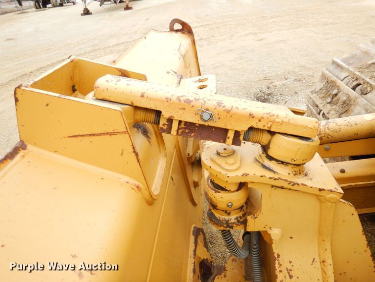 image for item KU9873 2011 Caterpillar D5K LGP  dozer