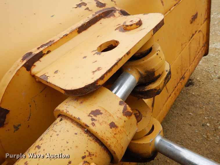 image for item KU9873 2011 Caterpillar D5K LGP  dozer