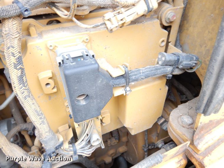 image for item KU9873 2011 Caterpillar D5K LGP  dozer