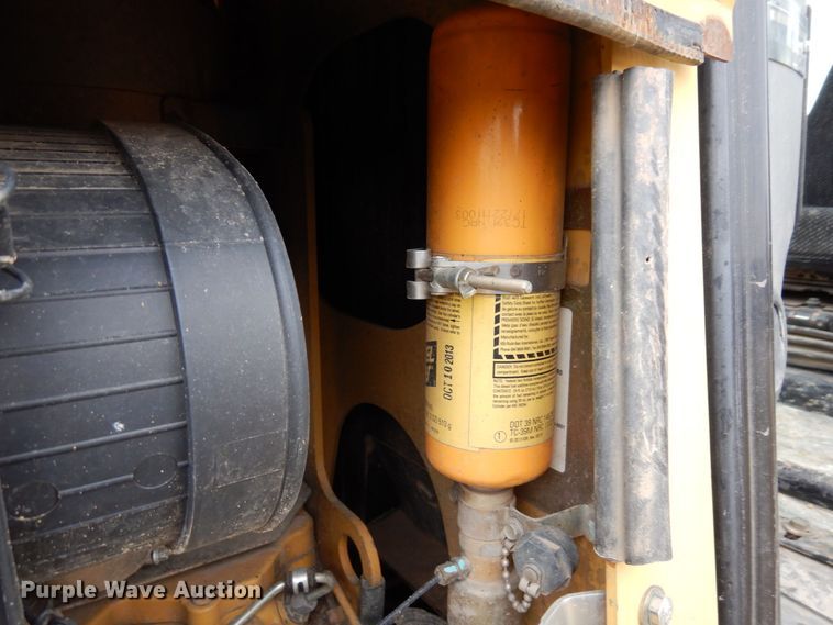 image for item KU9873 2011 Caterpillar D5K LGP  dozer