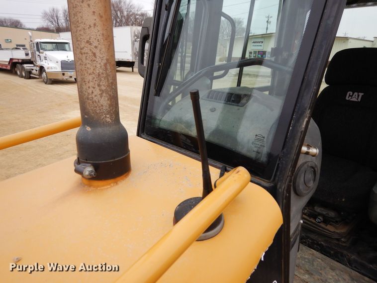 image for item KU9873 2011 Caterpillar D5K LGP  dozer