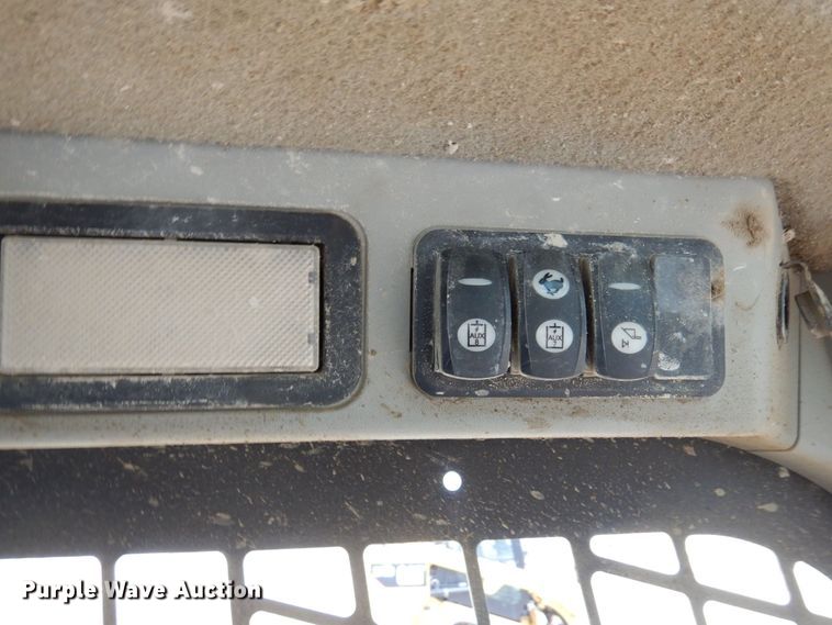 image for item KU9875 2015 Caterpillar 289D  tracked skid steer loader