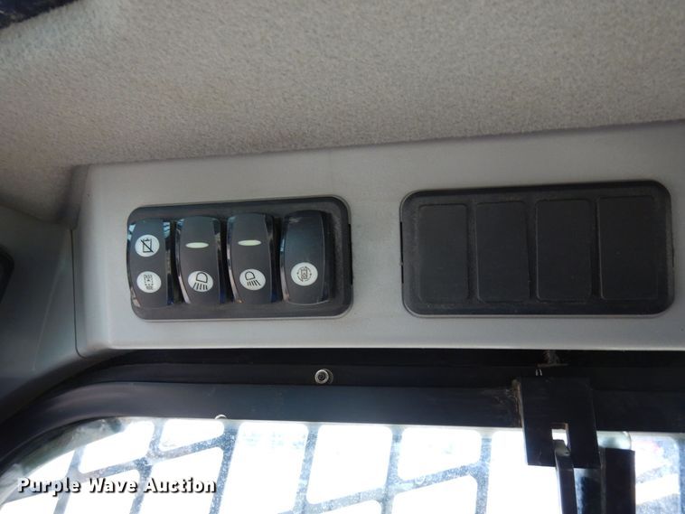 image for item KU9877 2017 Caterpillar 279D  tracked skid steer loader