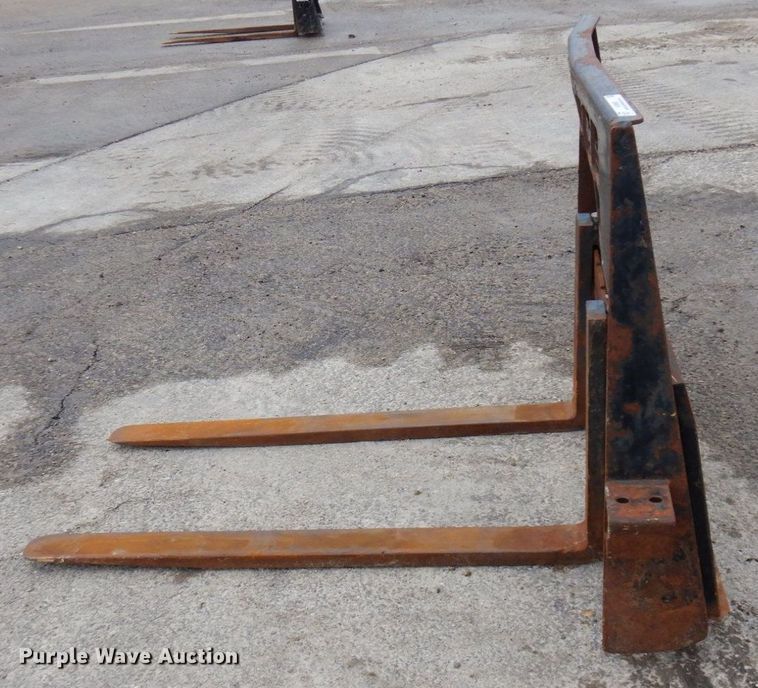 image for item KU9893 Berlon 47" W skid steer forks