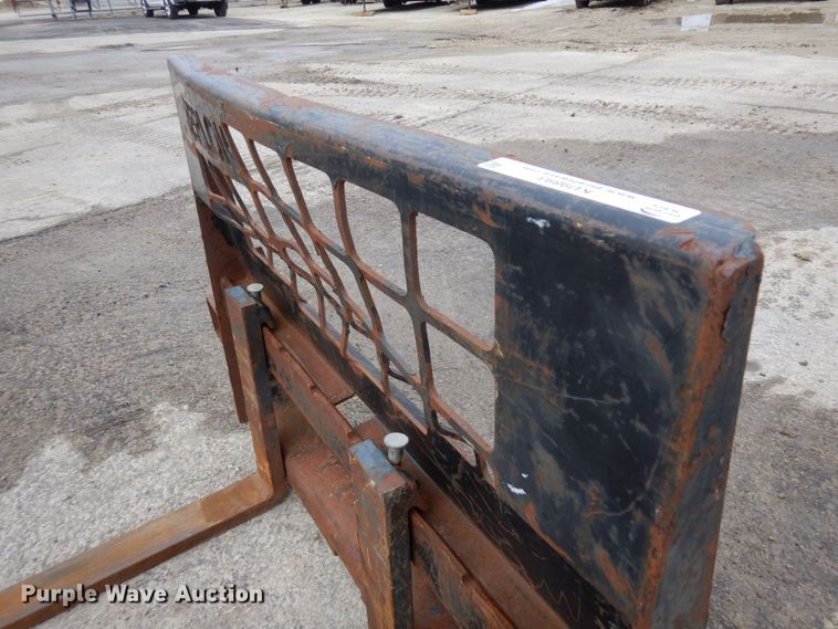 image for item KU9893 Berlon 47" W skid steer forks