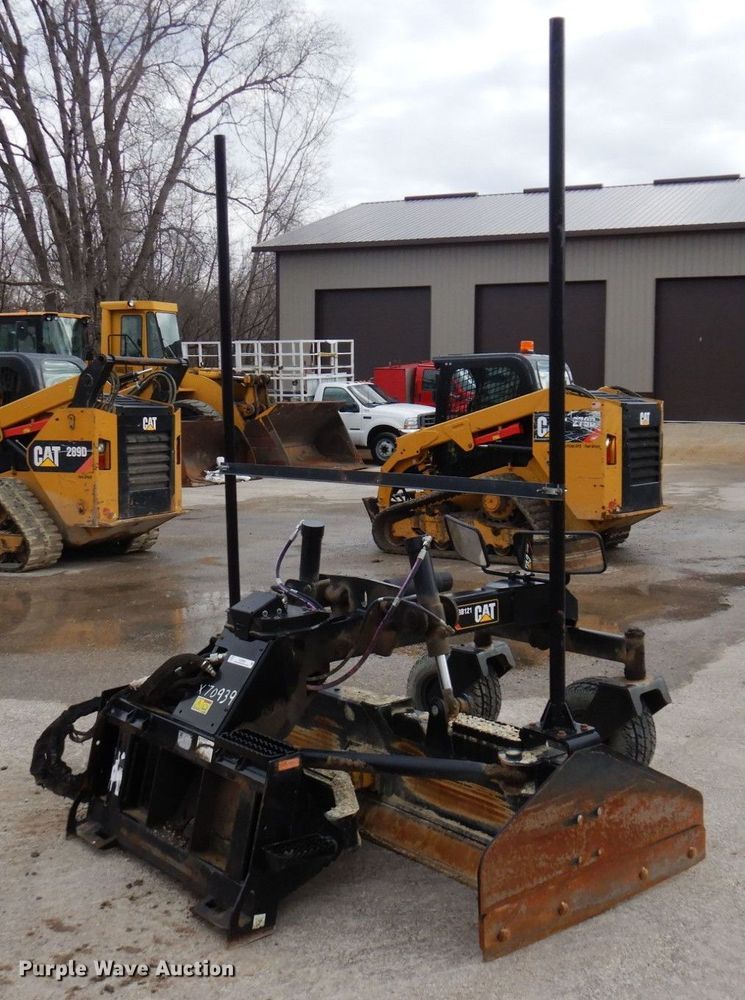 image for item KU9896 2018 Caterpillar BB121  86" W box blade