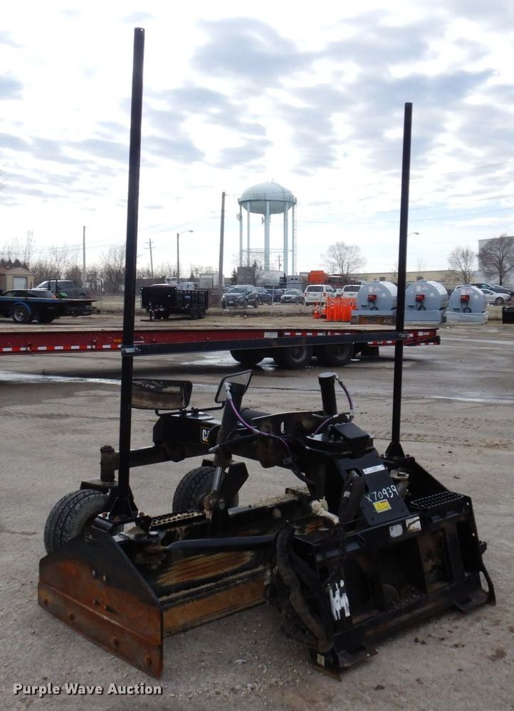 image for item KU9896 2018 Caterpillar BB121  86" W box blade