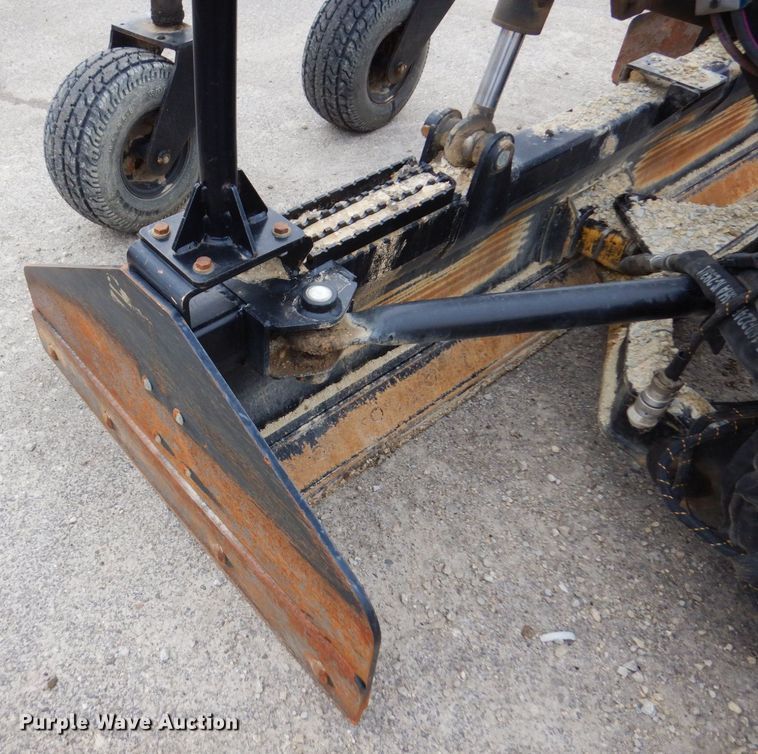 image for item KU9896 2018 Caterpillar BB121  86" W box blade