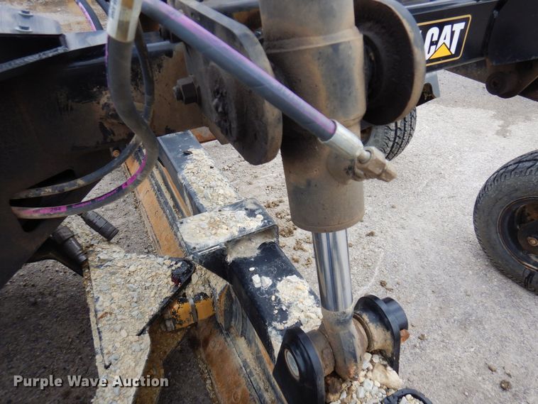 image for item KU9896 2018 Caterpillar BB121  86" W box blade