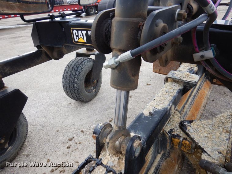 image for item KU9896 2018 Caterpillar BB121  86" W box blade