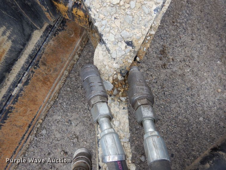 image for item KU9896 2018 Caterpillar BB121  86" W box blade