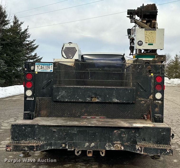 image for item KU9907 2007 Ford F750 Super Duty  utility / service truck