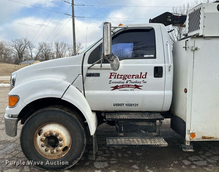 image for item KU9907 2007 Ford F750 Super Duty  utility / service truck