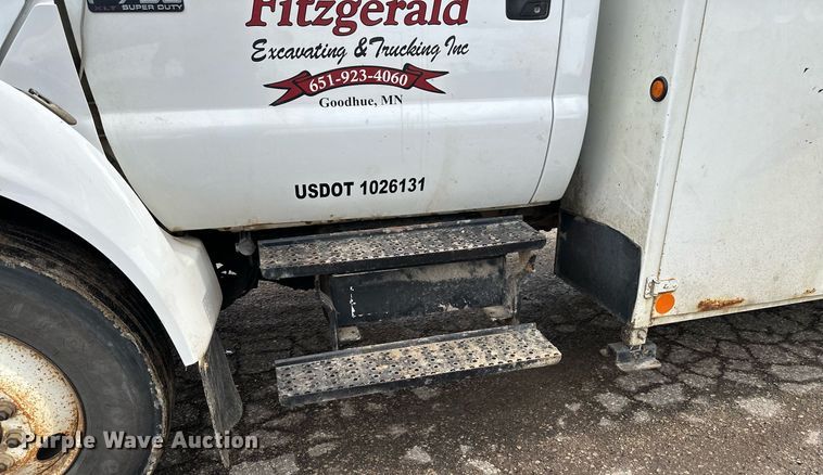 image for item KU9907 2007 Ford F750 Super Duty  utility / service truck