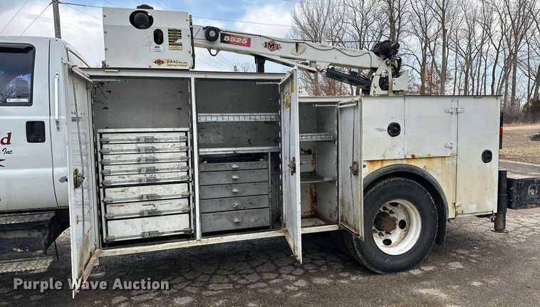 image for item KU9907 2007 Ford F750 Super Duty  utility / service truck