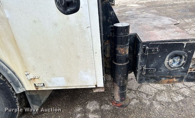 image for item KU9907 2007 Ford F750 Super Duty  utility / service truck