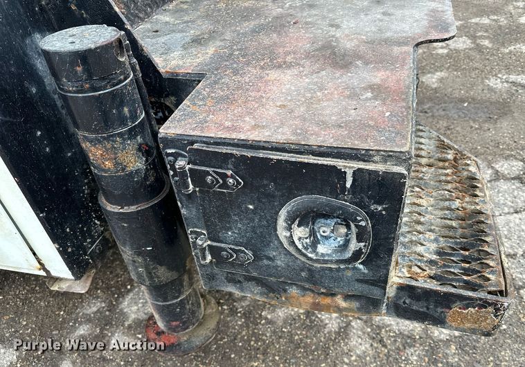 image for item KU9907 2007 Ford F750 Super Duty  utility / service truck