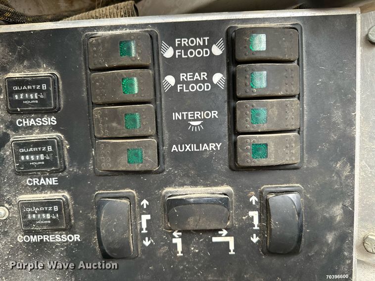 image for item KU9907 2007 Ford F750 Super Duty  utility / service truck