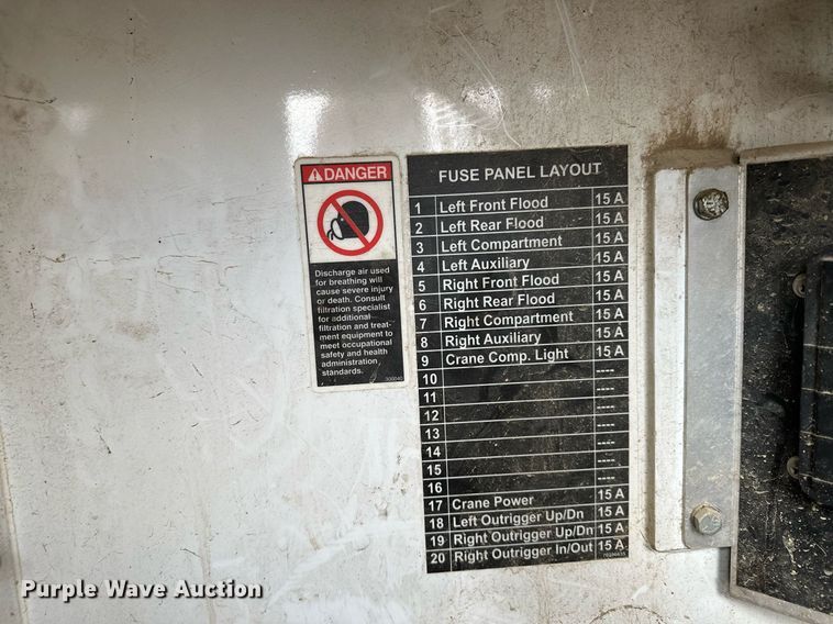 image for item KU9907 2007 Ford F750 Super Duty  utility / service truck