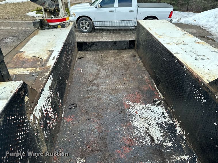 image for item KU9907 2007 Ford F750 Super Duty  utility / service truck