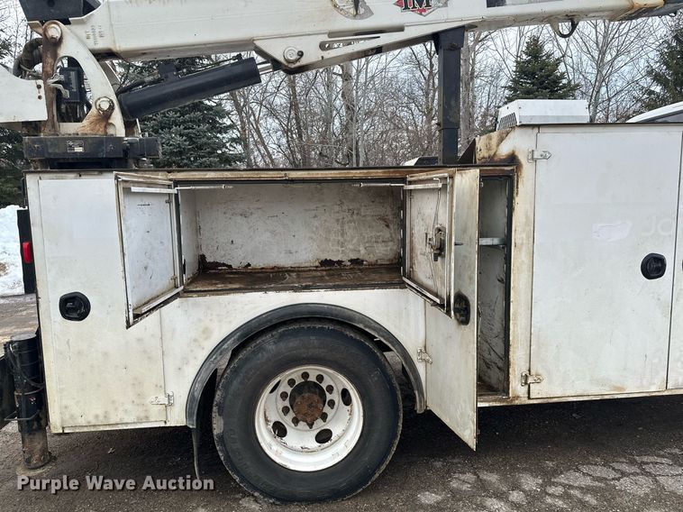 image for item KU9907 2007 Ford F750 Super Duty  utility / service truck