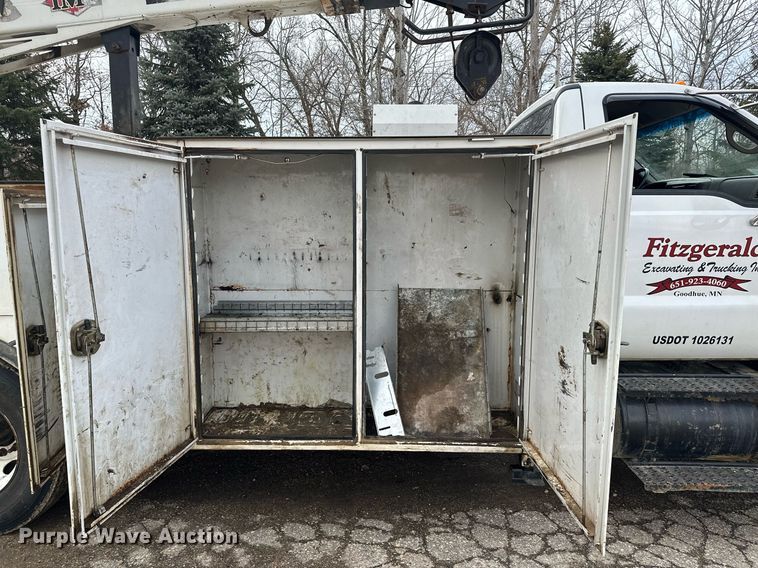 image for item KU9907 2007 Ford F750 Super Duty  utility / service truck