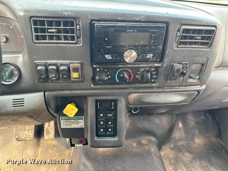 image for item KU9907 2007 Ford F750 Super Duty  utility / service truck