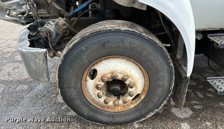 image for item KU9907 2007 Ford F750 Super Duty  utility / service truck