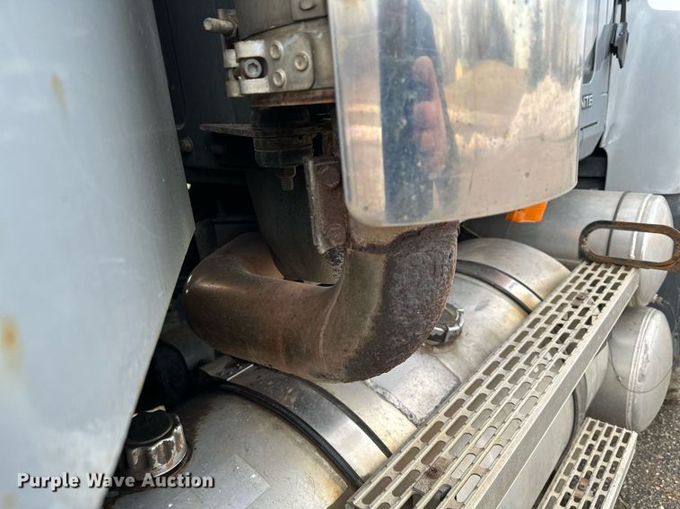 image for item KU9908 2005 Mack CV713 Granite  dump truck