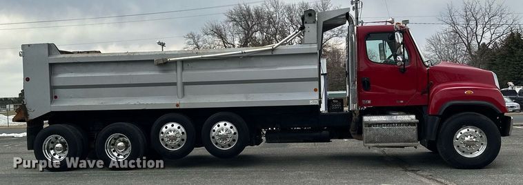 image for item KU9909 2015 Freightliner 114SD  dump truck