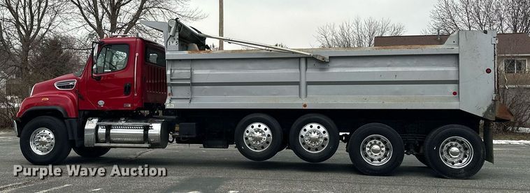 image for item KU9909 2015 Freightliner 114SD  dump truck